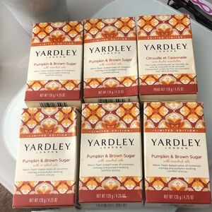 Yardley London Pumpkin & Brown Sugar Body Wash - Limited Edition ( Please read)